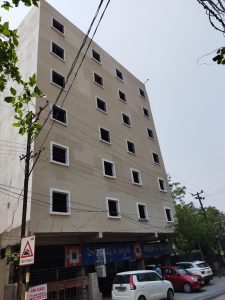 commercial building with 6 floors